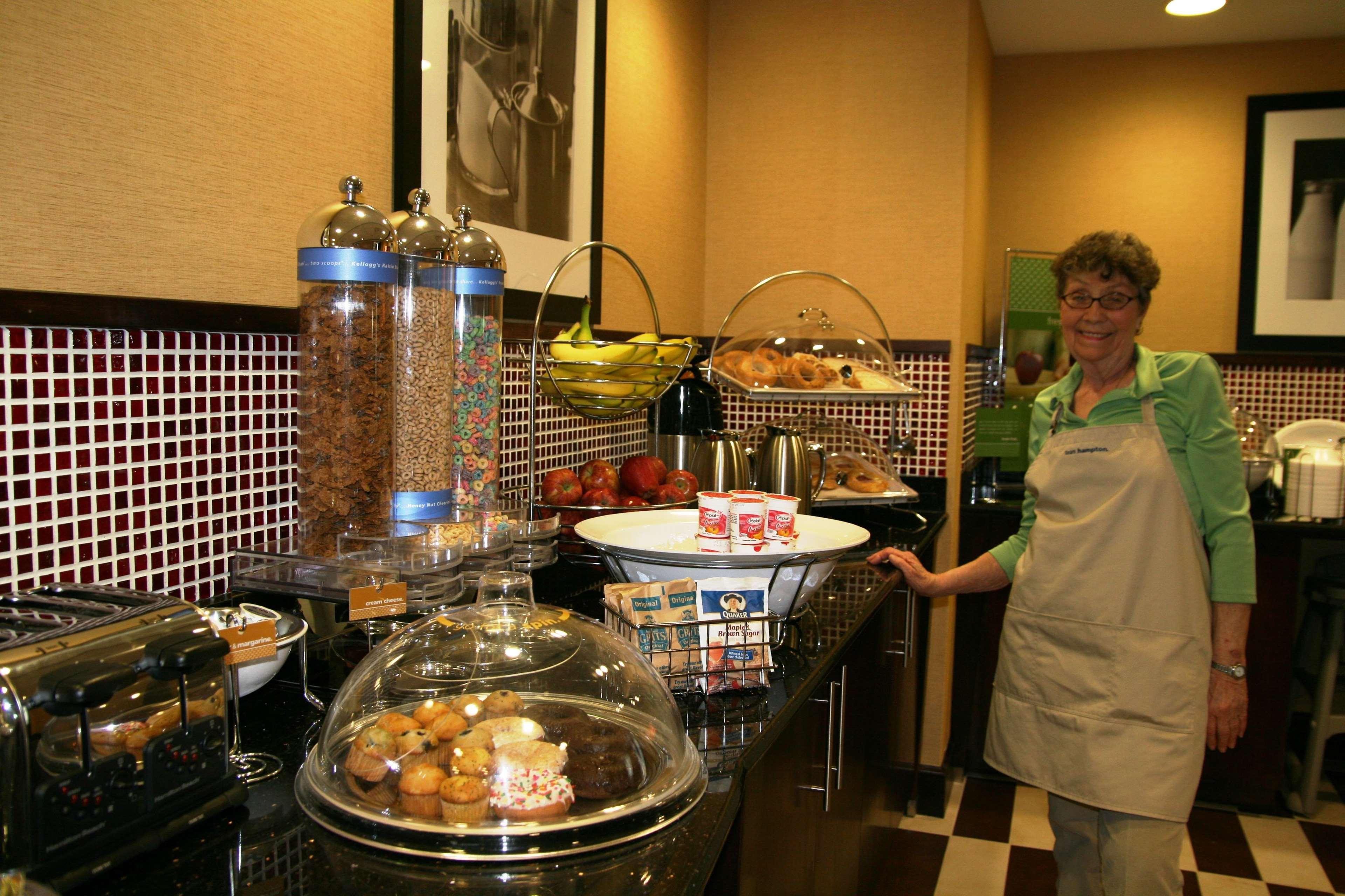 Hampton Inn & Suites Millington Restaurace fotografie